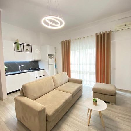 Newly Renovated One Bedroom Apartment In Tirana Exterior foto