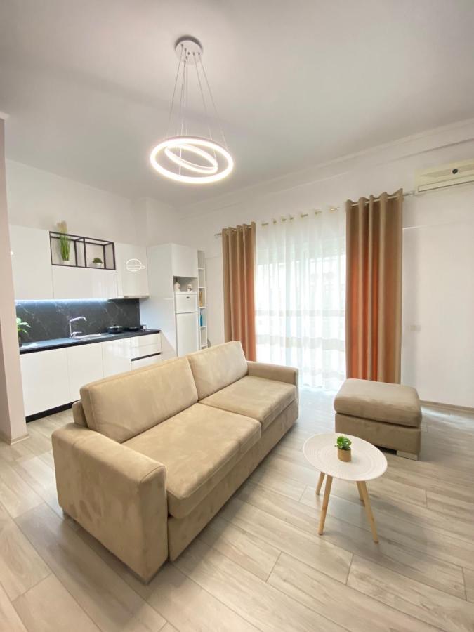 Newly Renovated One Bedroom Apartment In Tirana Exterior foto