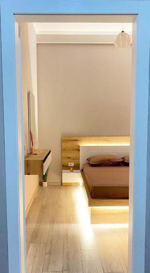 Newly Renovated One Bedroom Apartment In Tirana Exterior foto